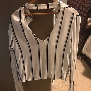 Black and white stripe long sleeve crop top